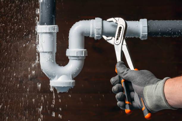 Professional Emergency Plumber technician working in Caldwell, TX